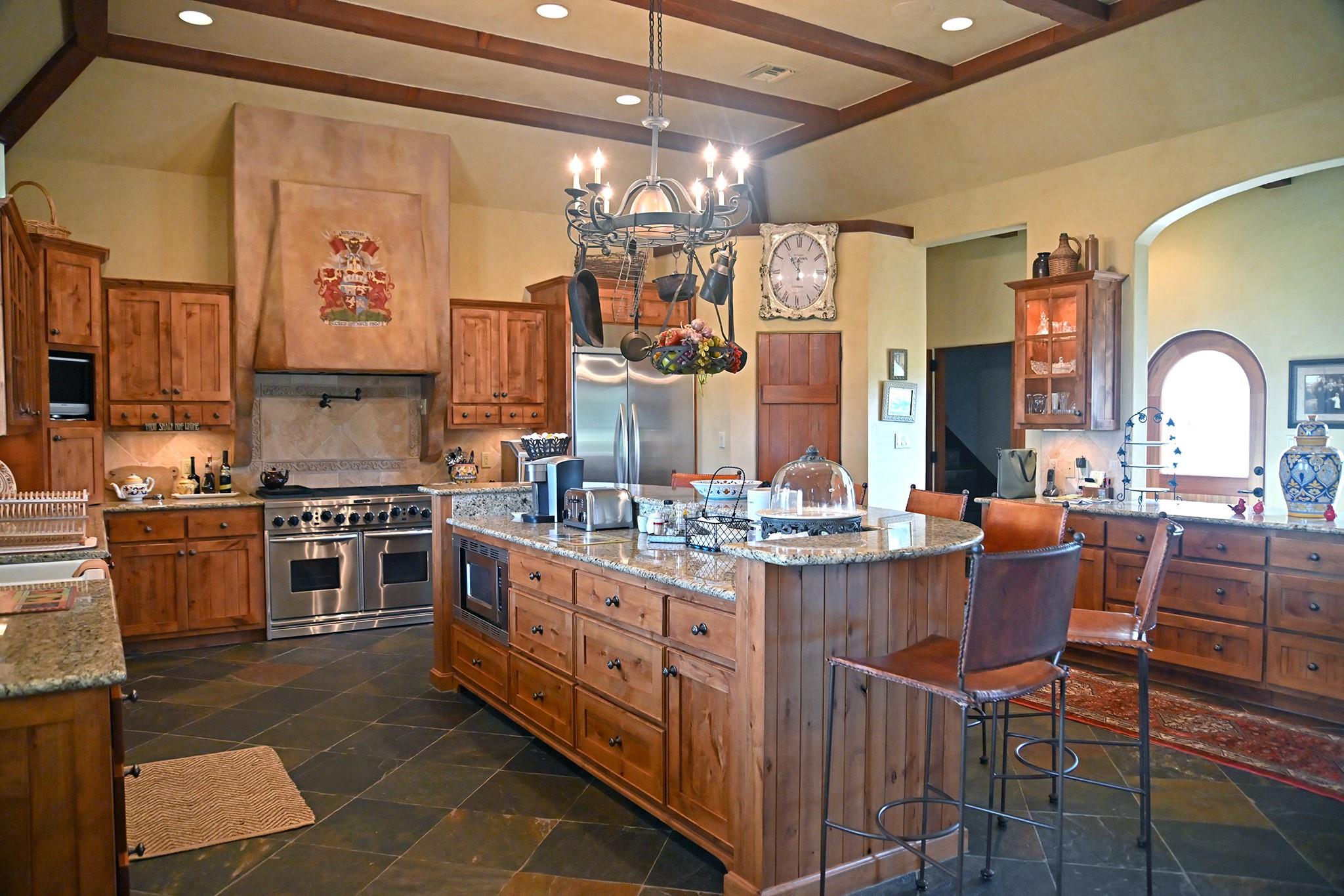 5904 Old Yoakum Rd, Cuero, TX 77954