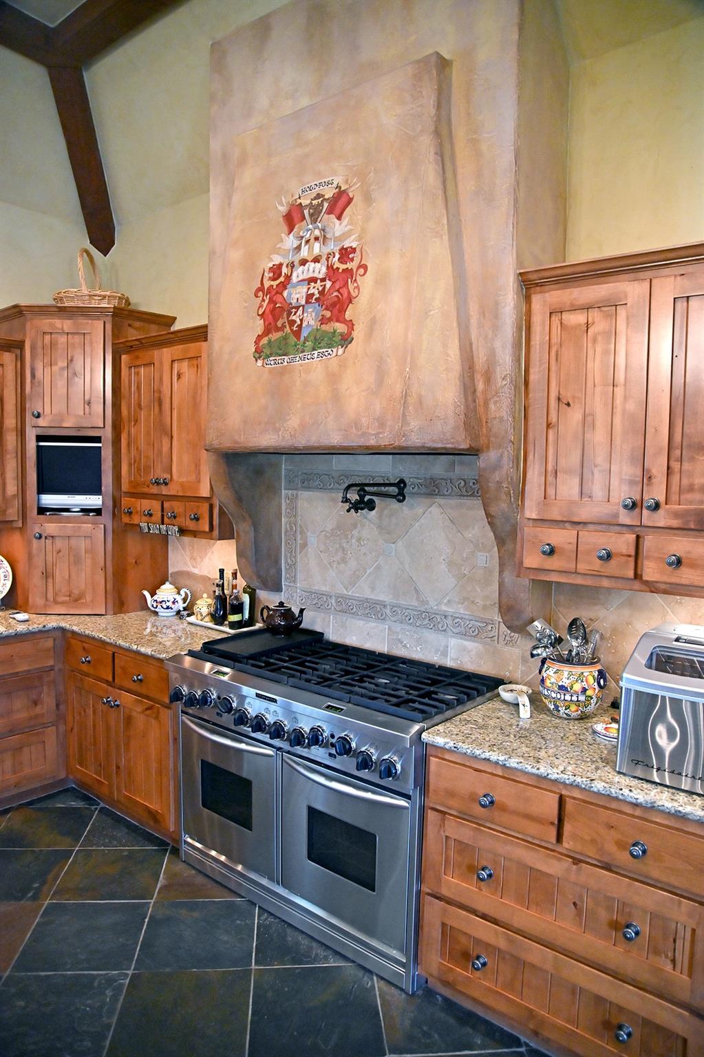 5904 Old Yoakum Rd, Cuero, TX 77954