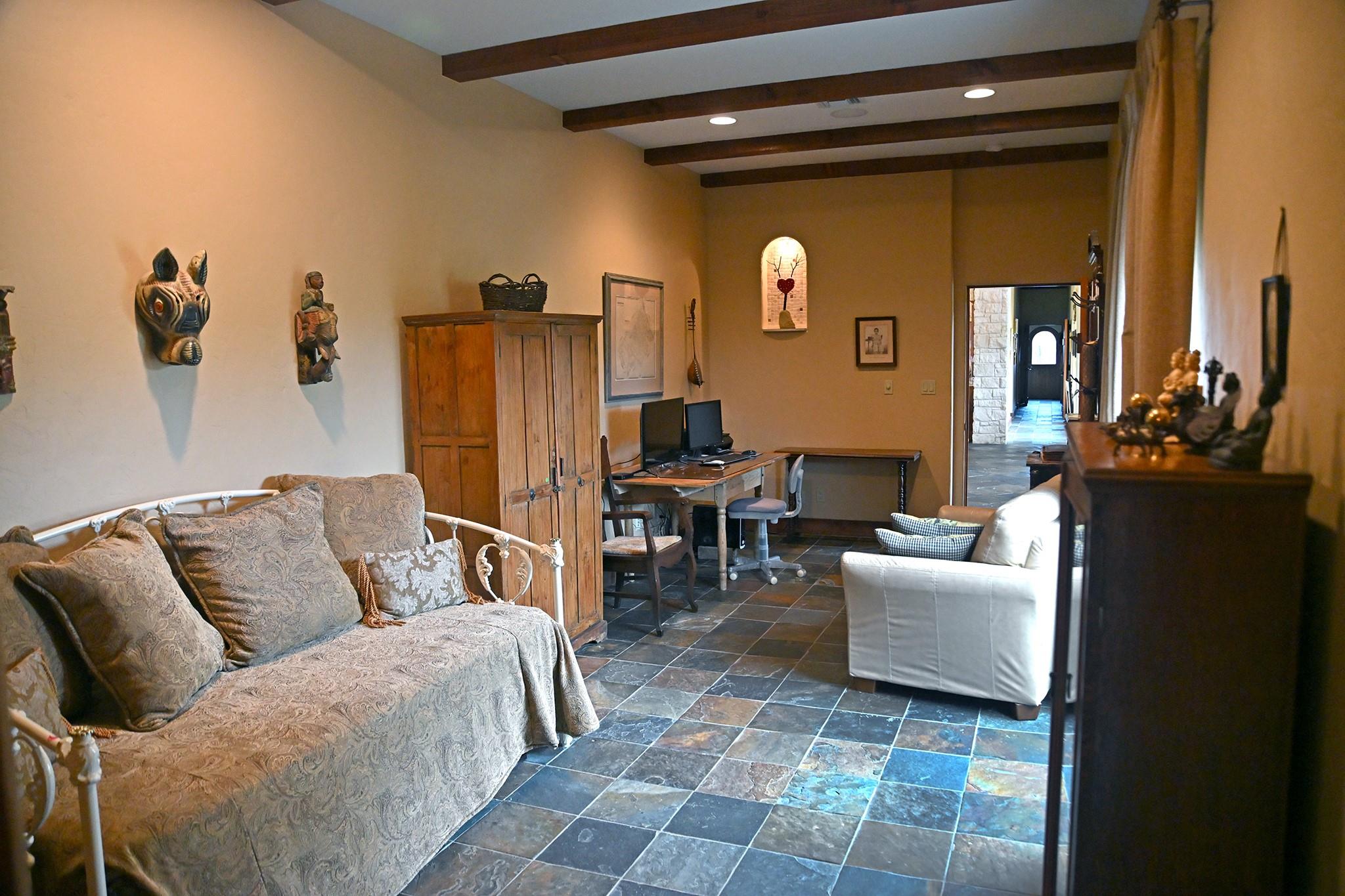 5904 Old Yoakum Rd, Cuero, TX 77954