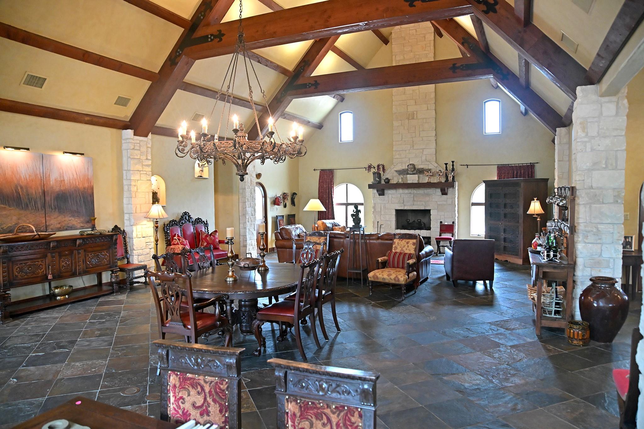 5904 Old Yoakum Rd, Cuero, TX 77954