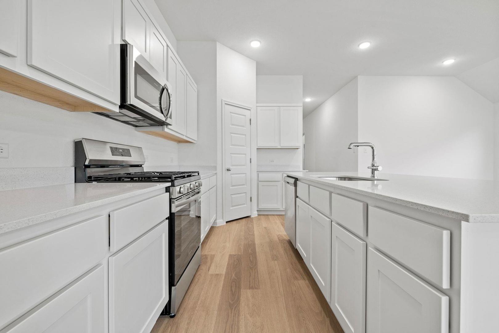 200 Hidalgo Ln, Elgin, TX 78621