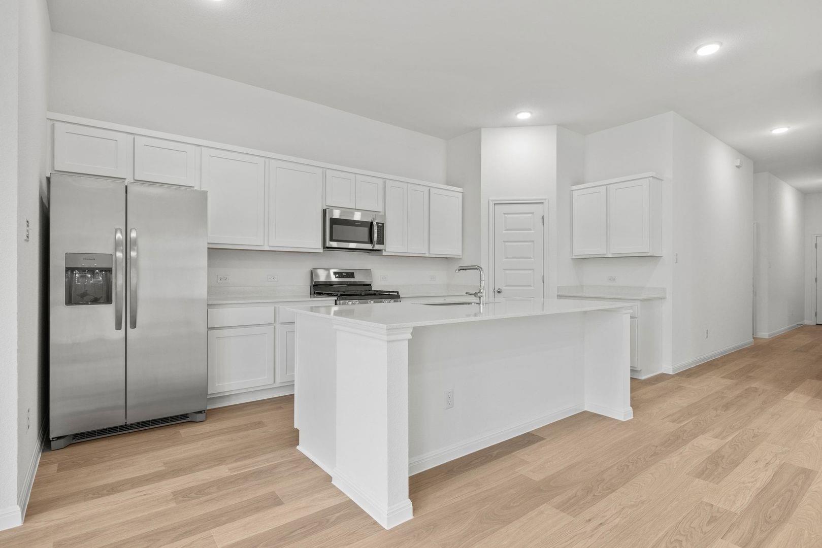 200 Hidalgo Ln, Elgin, TX 78621