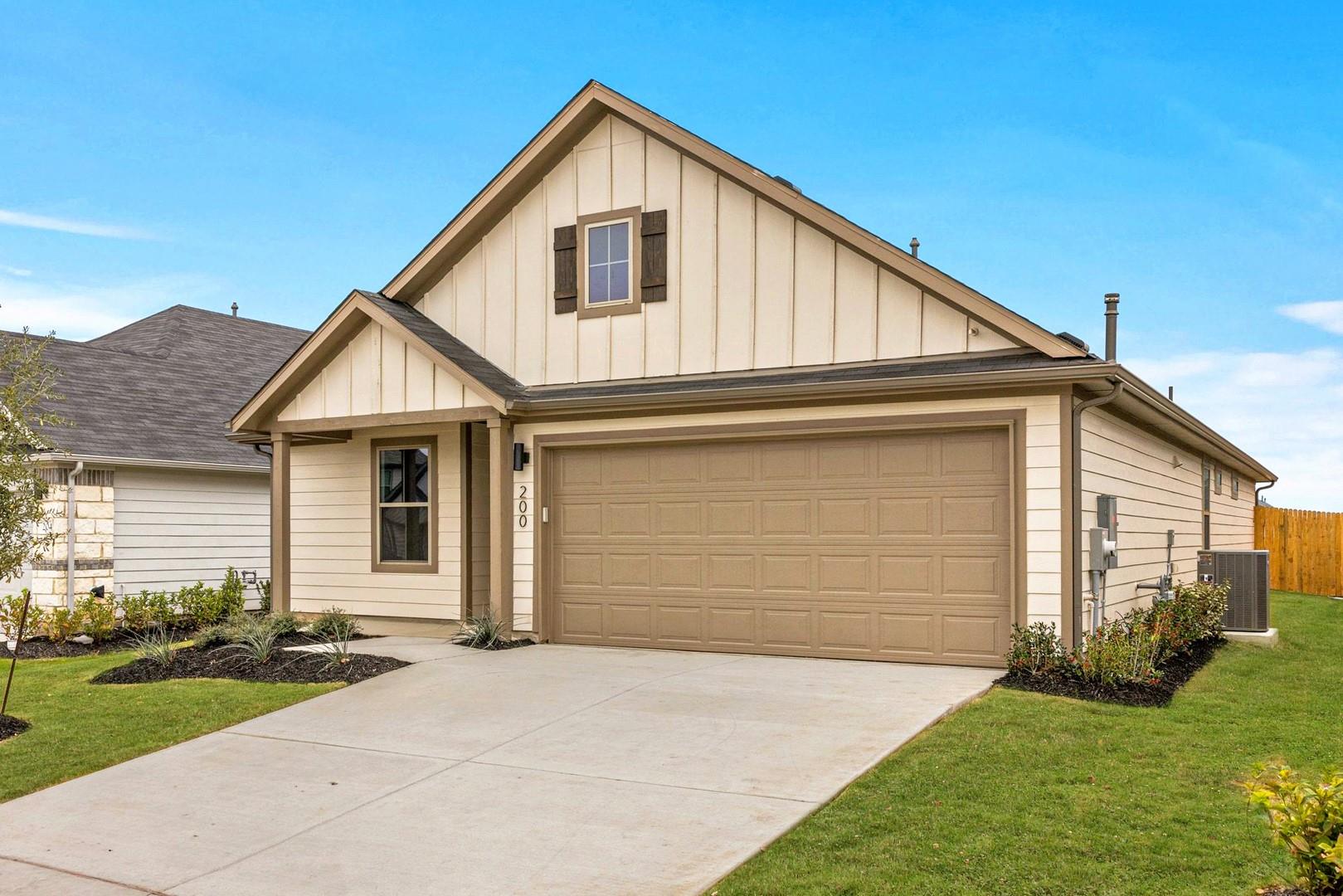 200 Hidalgo Ln, Elgin, TX 78621