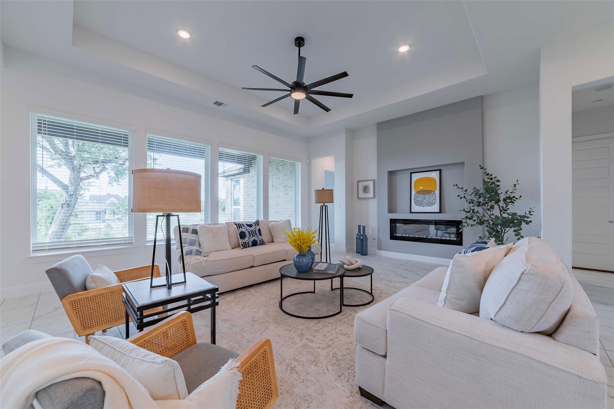 101 Woodstock Cir, Spicewood, TX 78669