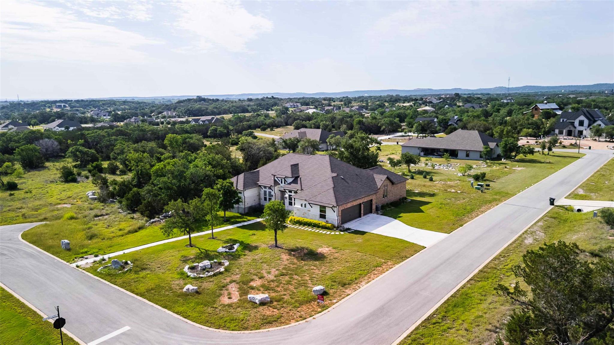 101 Woodstock Cir, Spicewood, TX 78669