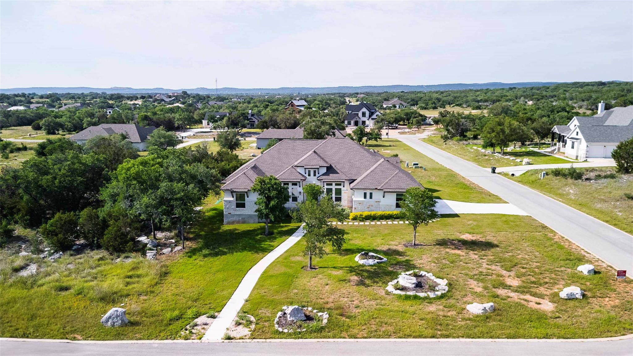 101 Woodstock Cir, Spicewood, TX 78669