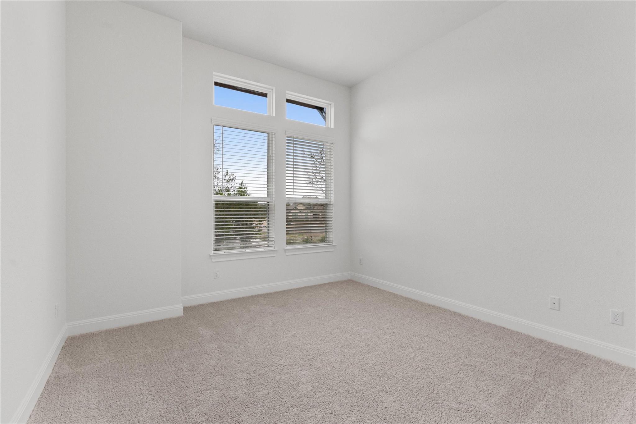 101 Woodstock Cir, Spicewood, TX 78669