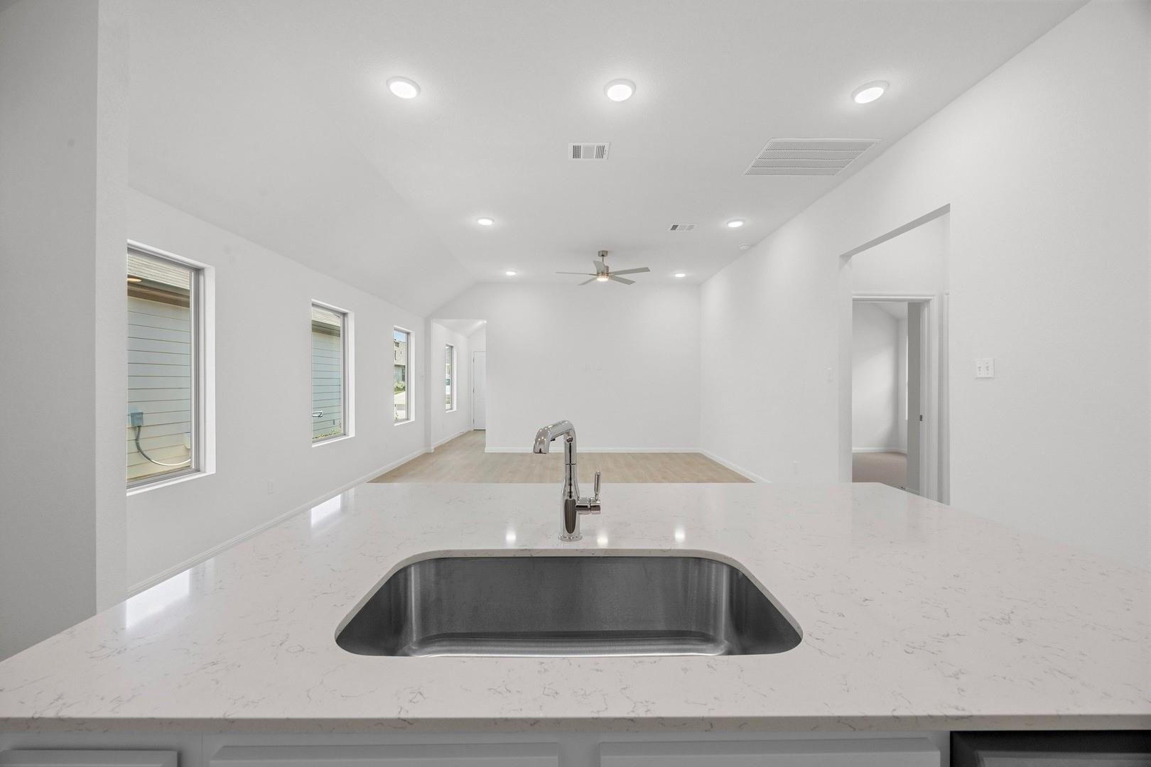 298 Bendecido Loop, Elgin, TX 78621