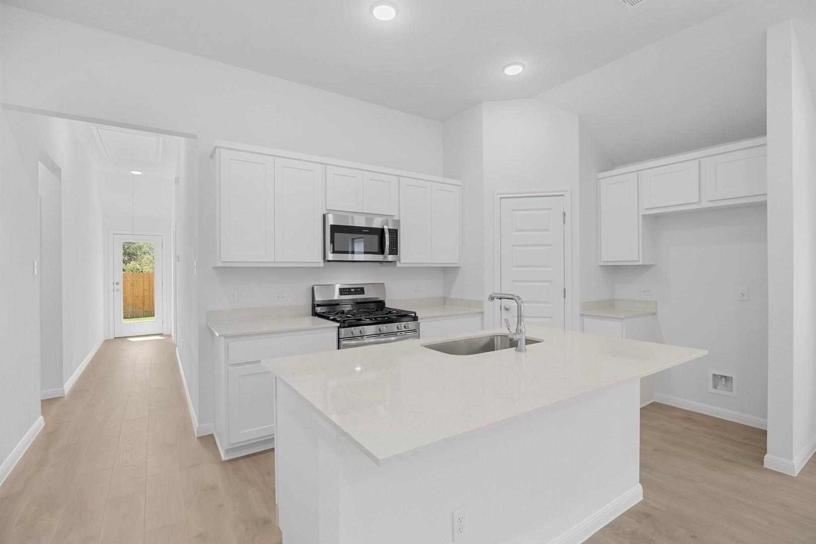 298 Bendecido Loop, Elgin, TX 78621