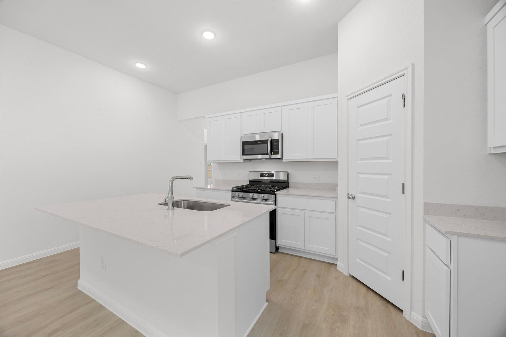 298 Bendecido Loop, Elgin, TX 78621