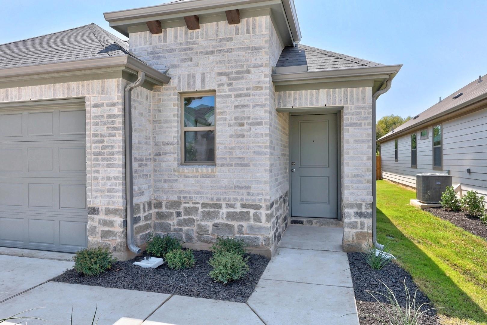 298 Bendecido Loop, Elgin, TX 78621