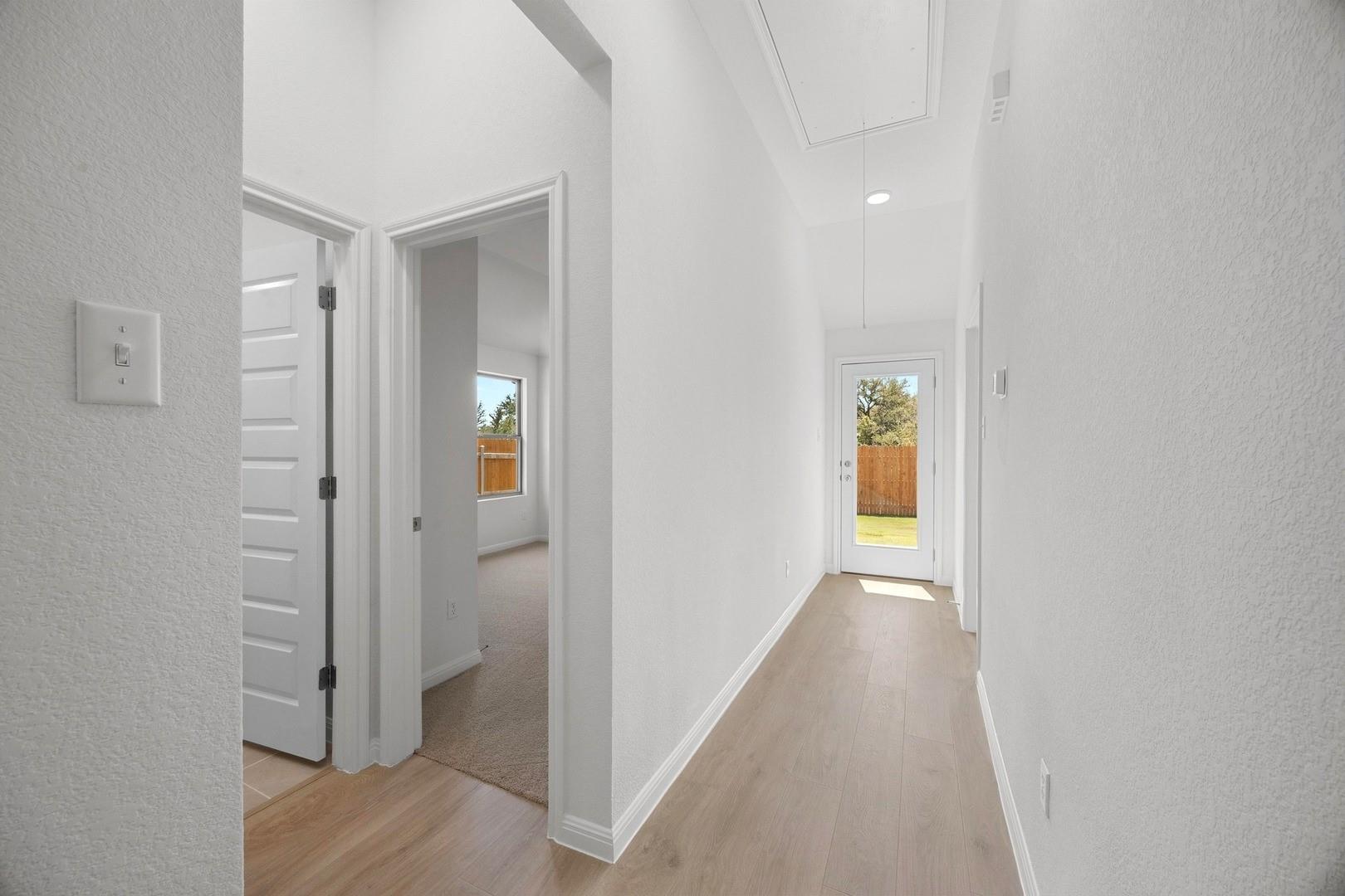 298 Bendecido Loop, Elgin, TX 78621