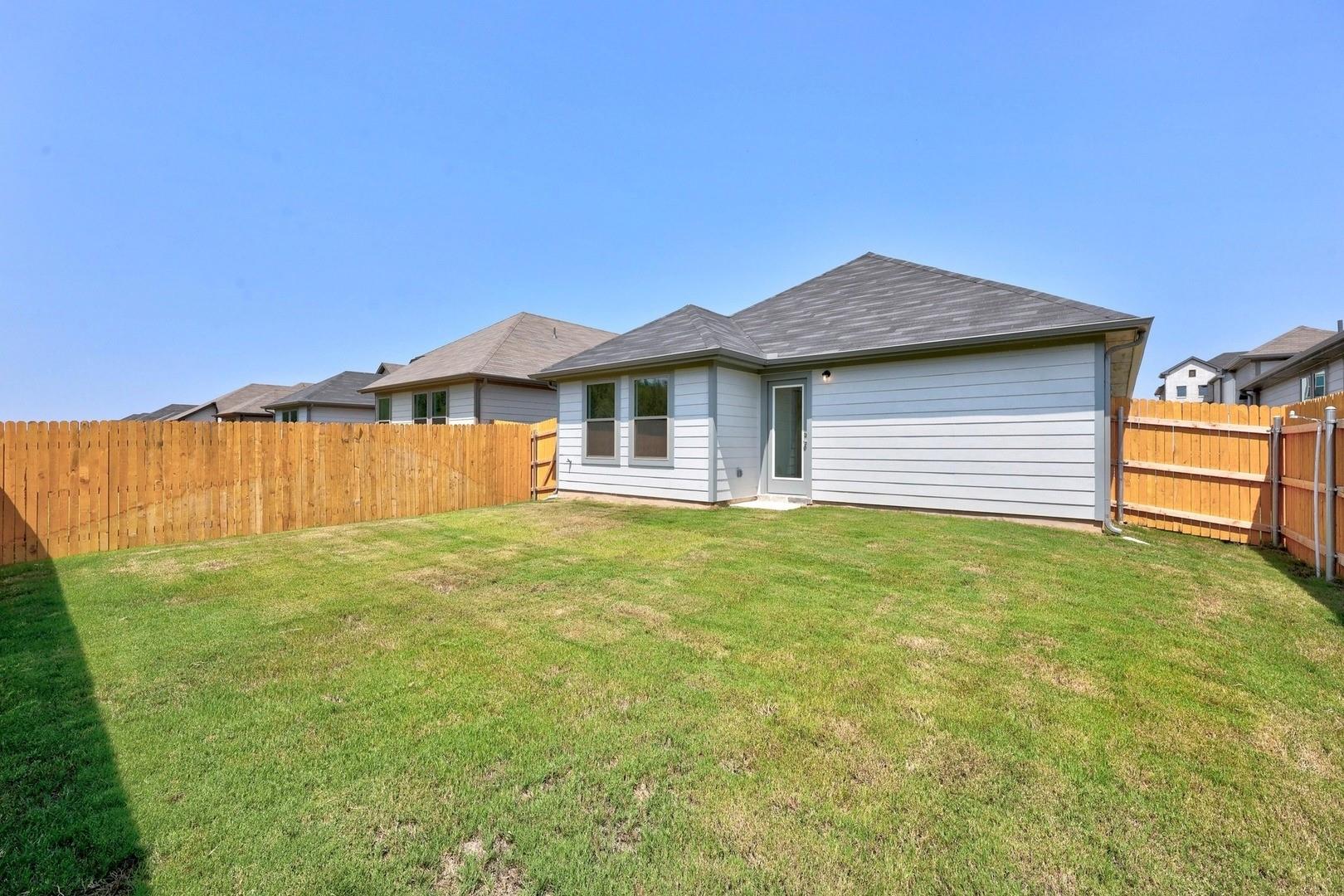 298 Bendecido Loop, Elgin, TX 78621