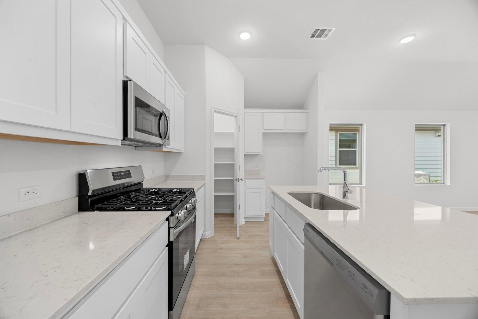 298 Bendecido Loop, Elgin, TX 78621