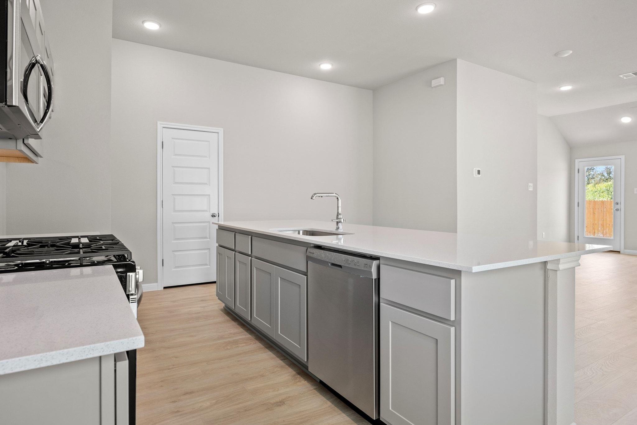 284 Bendecido Loop, Elgin, TX 78621