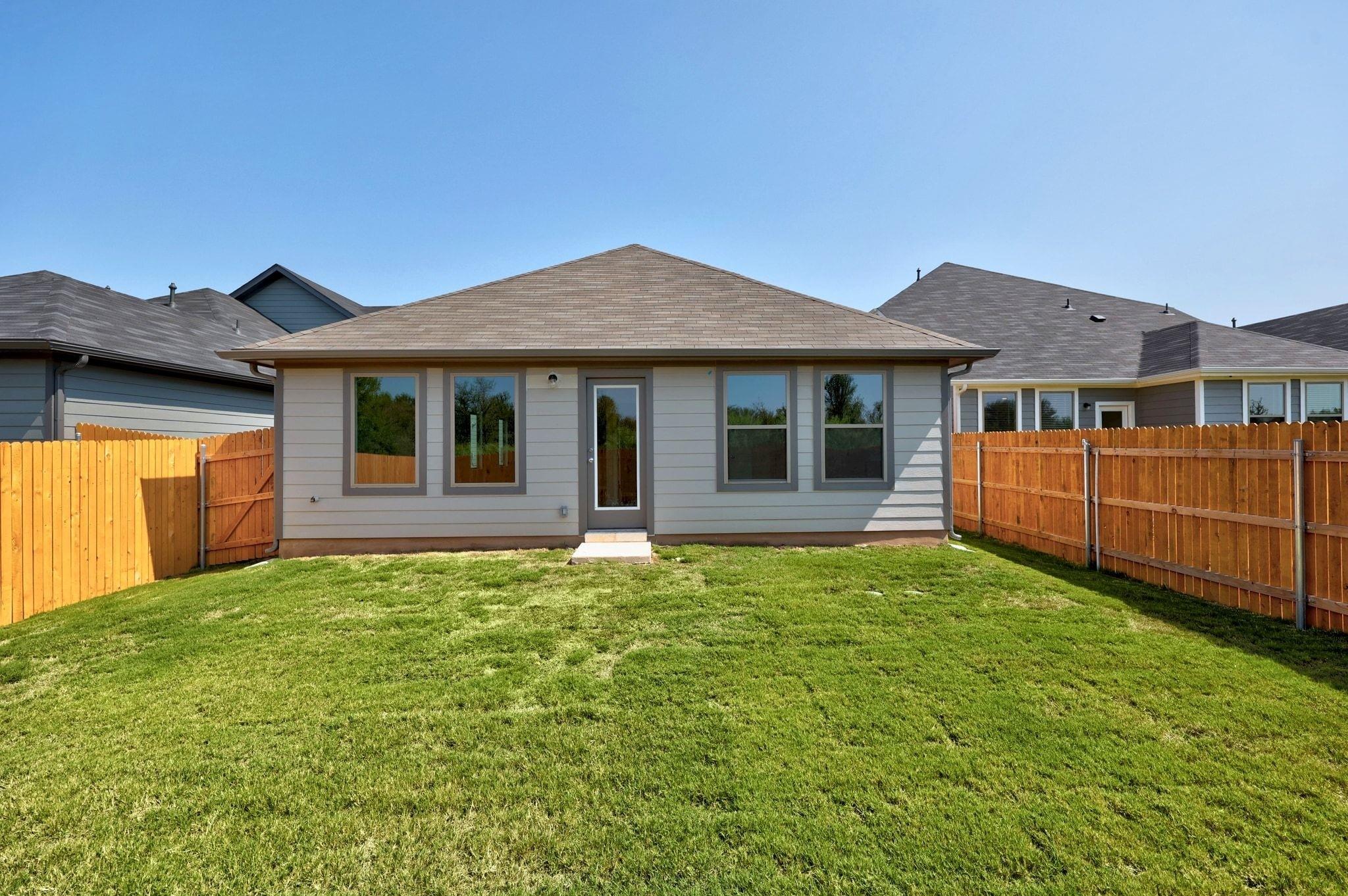 284 Bendecido Loop, Elgin, TX 78621