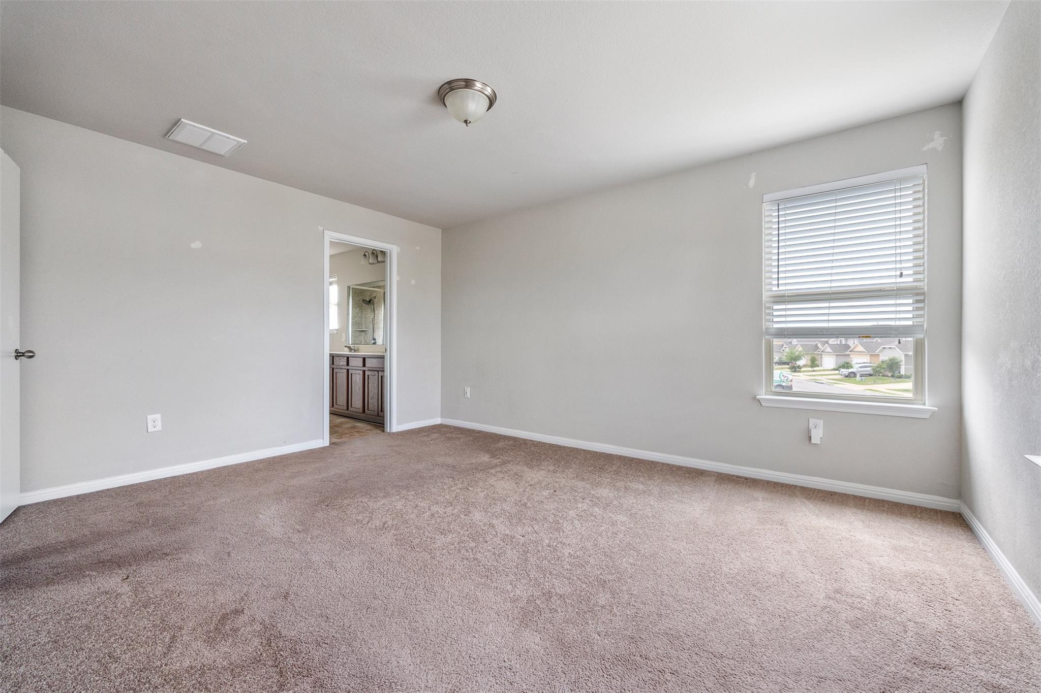 369 Twisted Oaks Ln, Buda, TX 78610