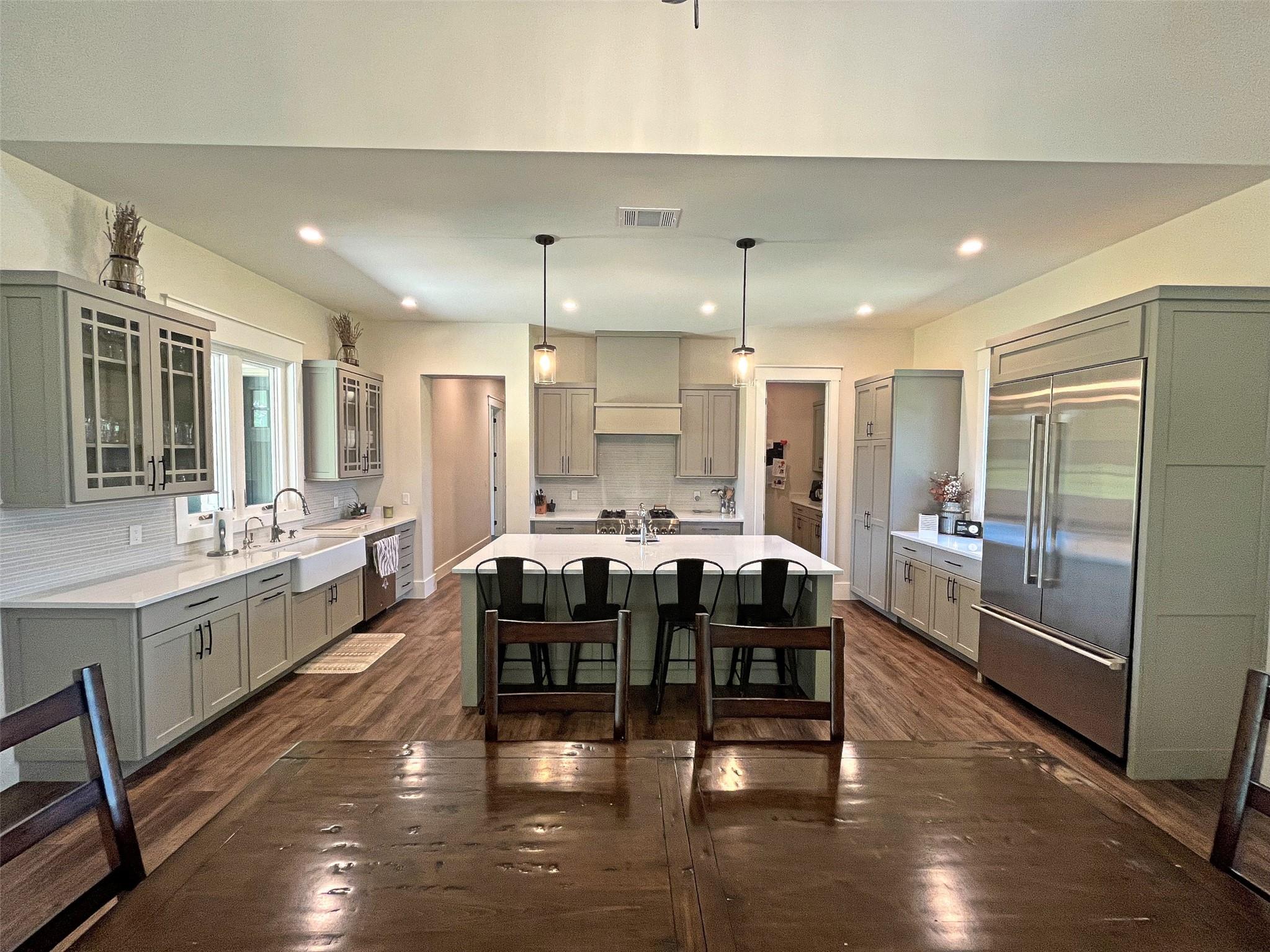 1402 Countryside Bnd, Fredericksburg, TX 78624