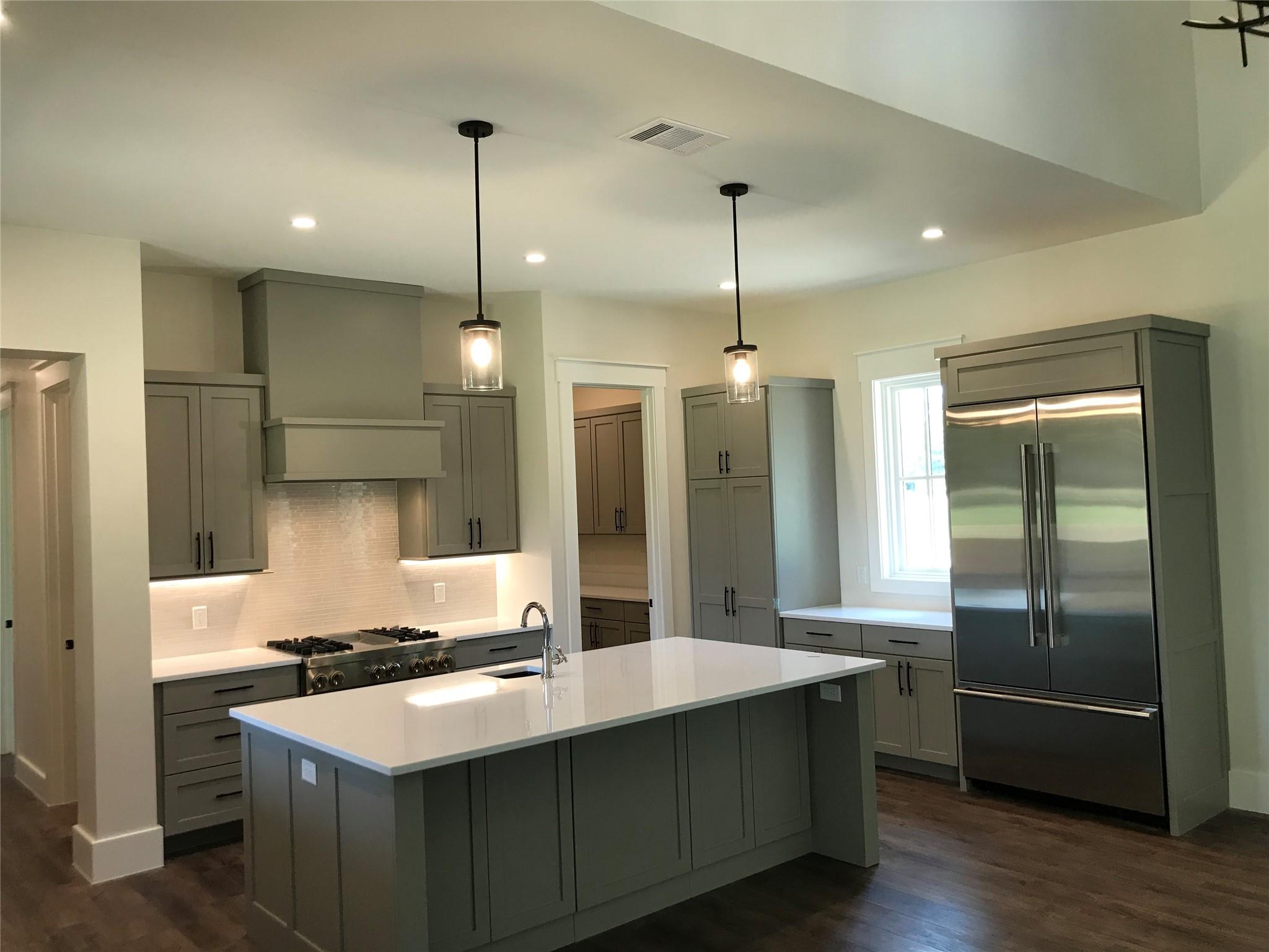 1402 Countryside Bnd, Fredericksburg, TX 78624