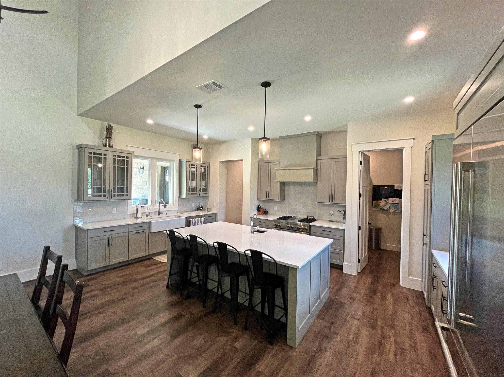 1402 Countryside Bnd, Fredericksburg, TX 78624