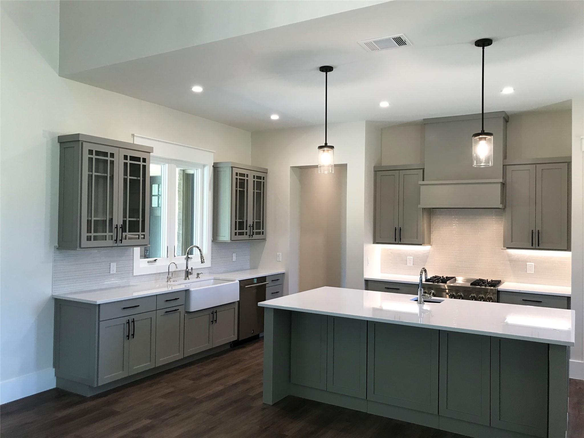 1402 Countryside Bnd, Fredericksburg, TX 78624