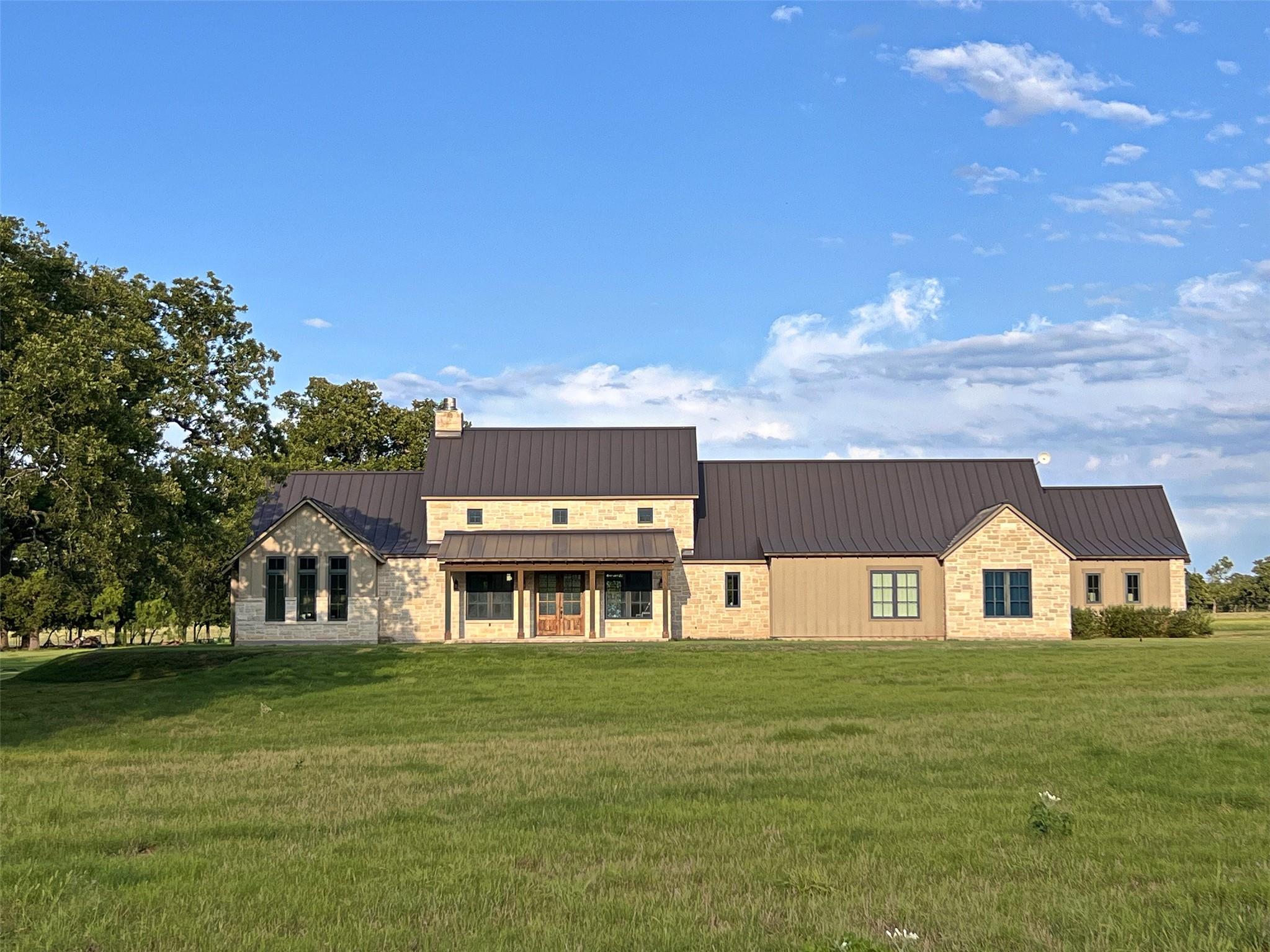 1402 Countryside Bnd, Fredericksburg, TX 78624
