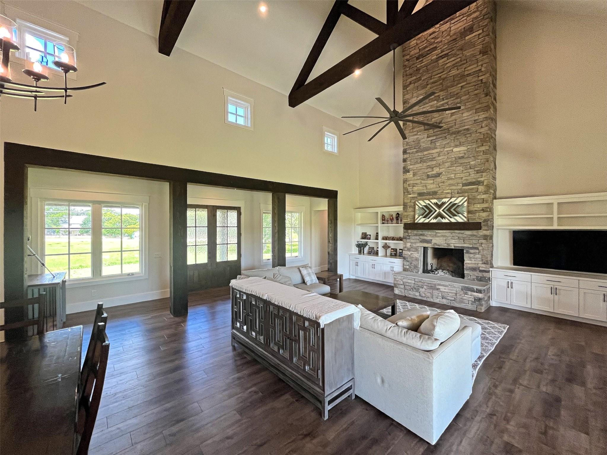1402 Countryside Bnd, Fredericksburg, TX 78624