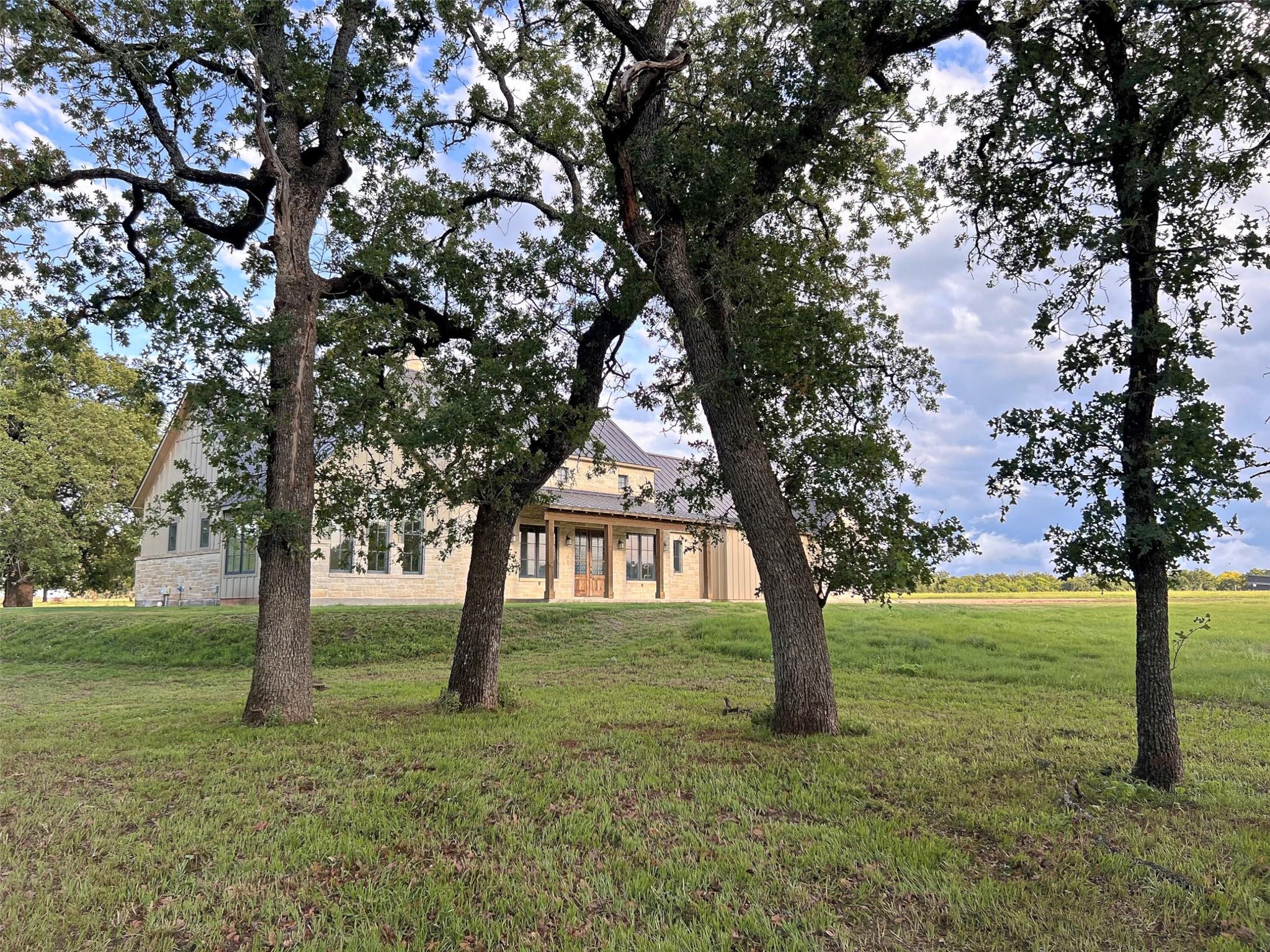 1402 Countryside Bnd, Fredericksburg, TX 78624