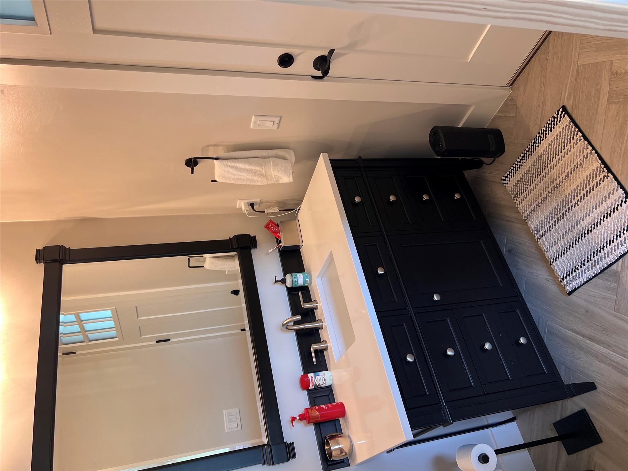 1402 Countryside Bnd, Fredericksburg, TX 78624