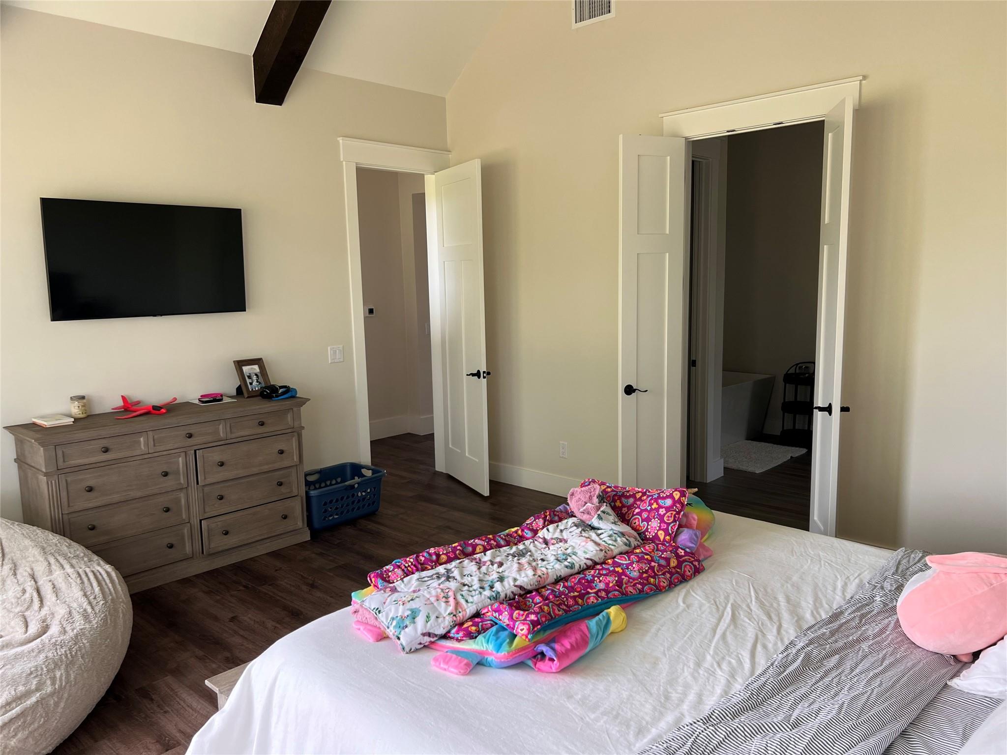 1402 Countryside Bnd, Fredericksburg, TX 78624