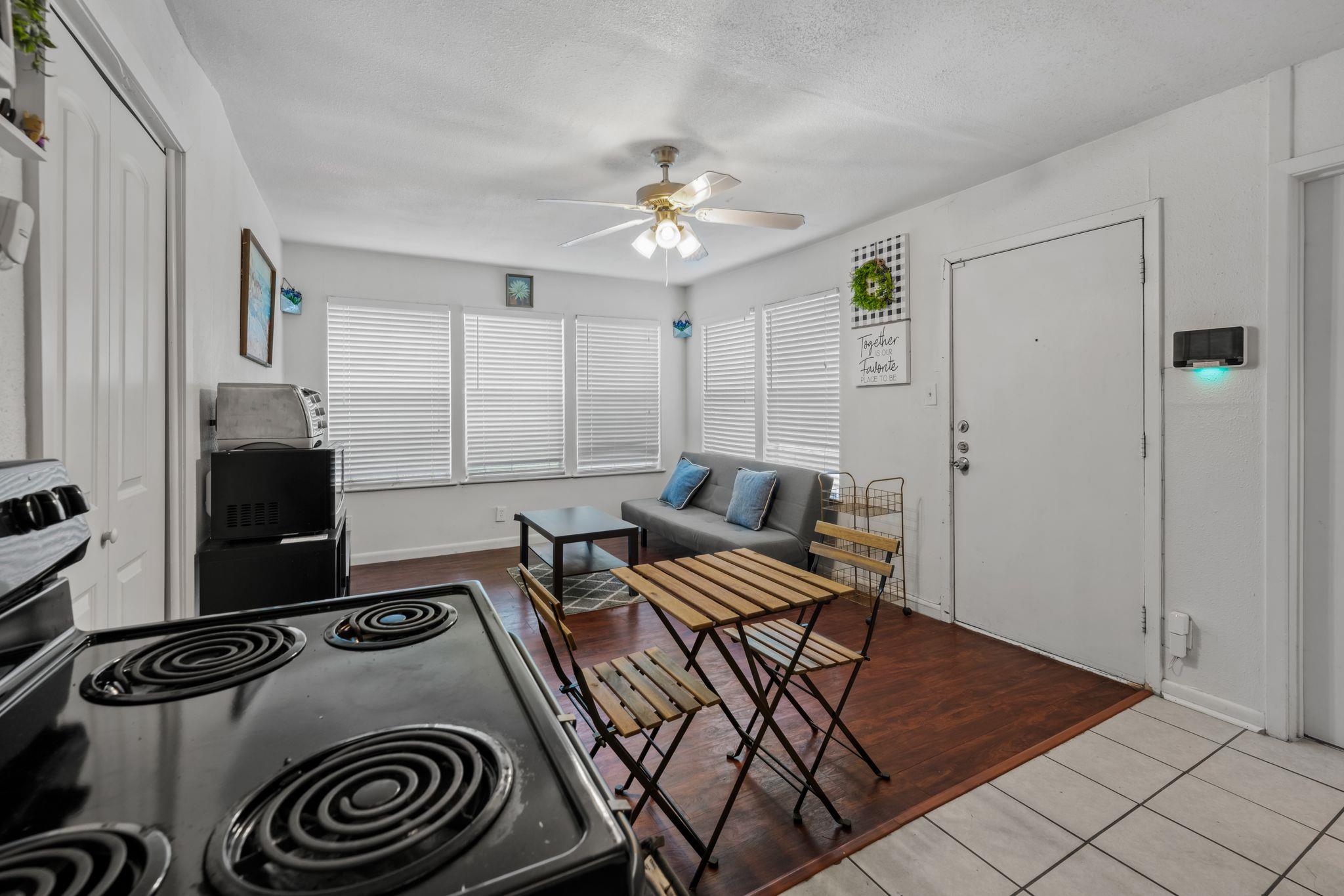 1010 W 23rd St # 16, Austin, TX 78705
