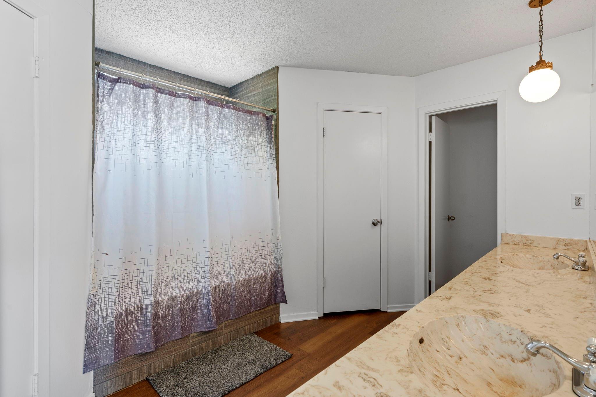 8559 Red Willow Dr, Austin, TX 78736