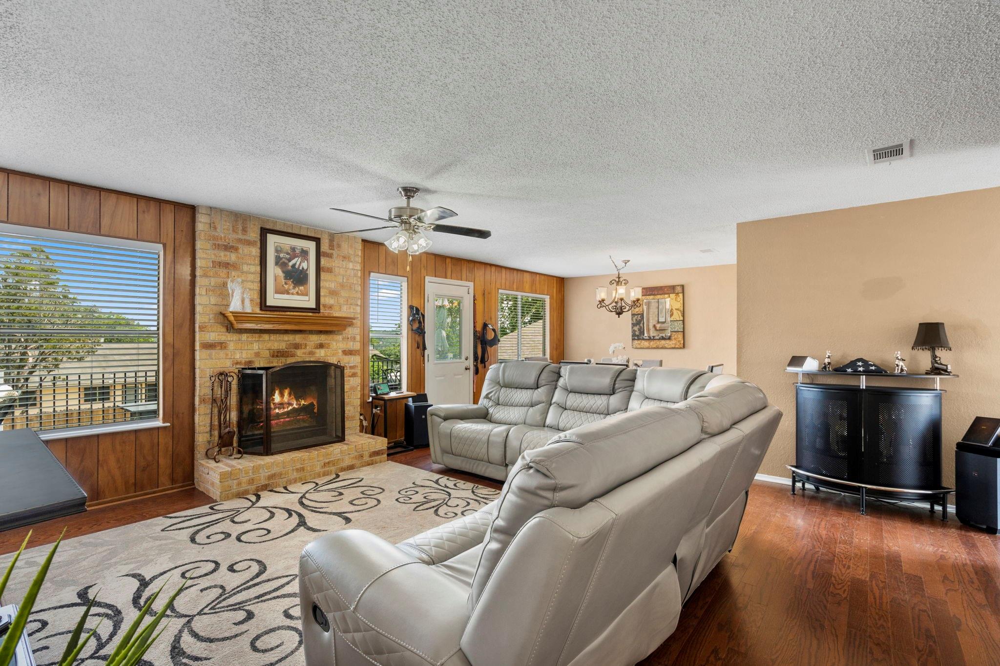 8559 Red Willow Dr, Austin, TX 78736