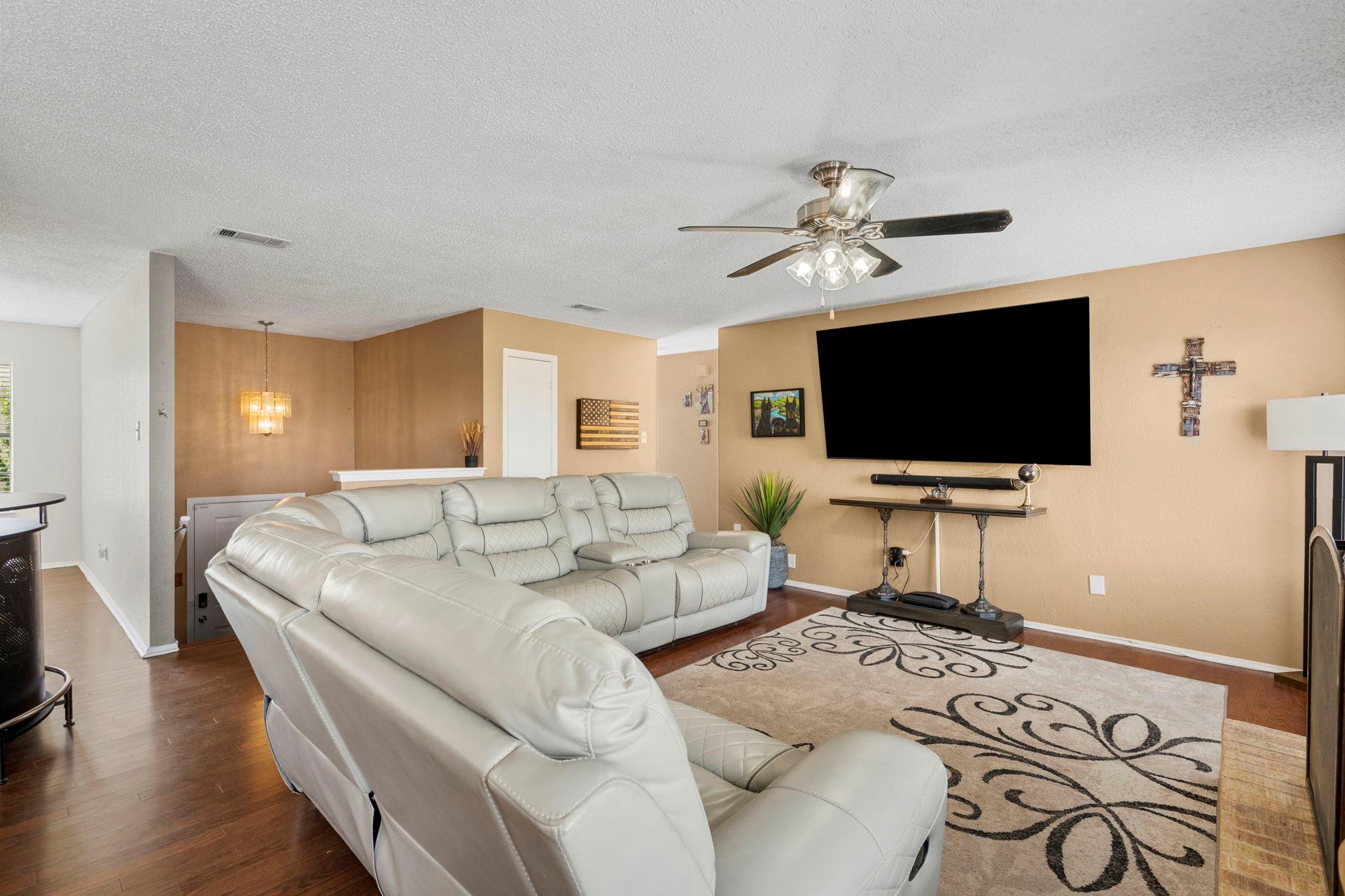 8559 Red Willow Dr, Austin, TX 78736