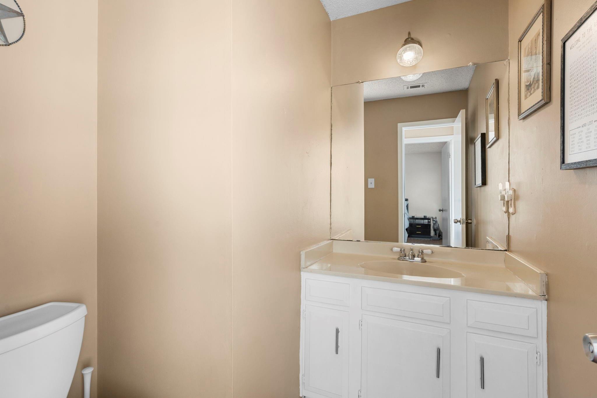 8559 Red Willow Dr, Austin, TX 78736