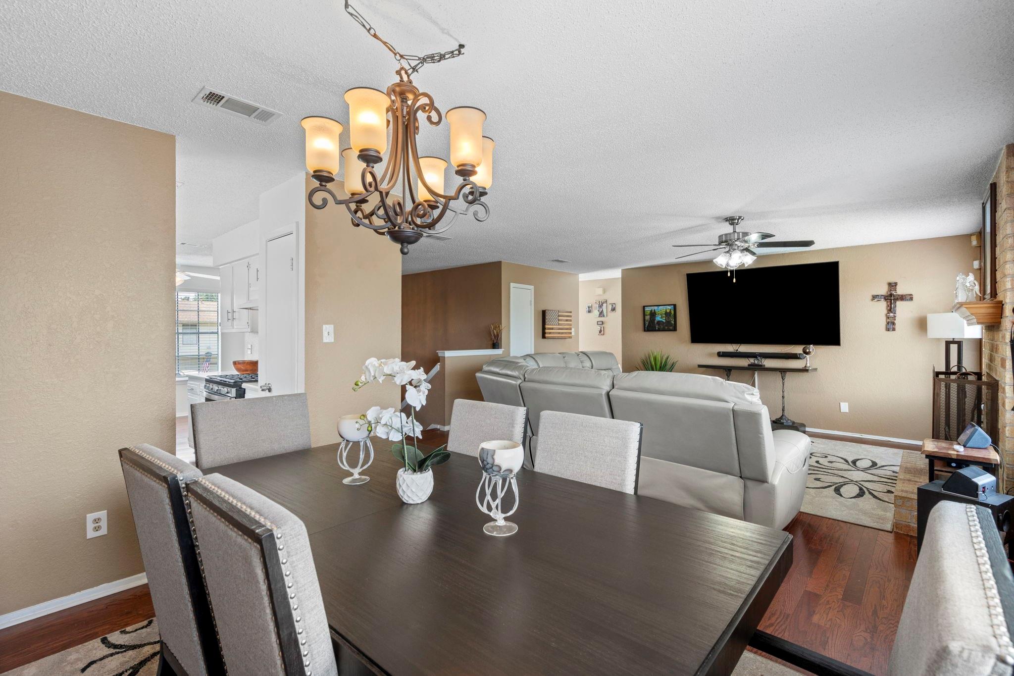 8559 Red Willow Dr, Austin, TX 78736