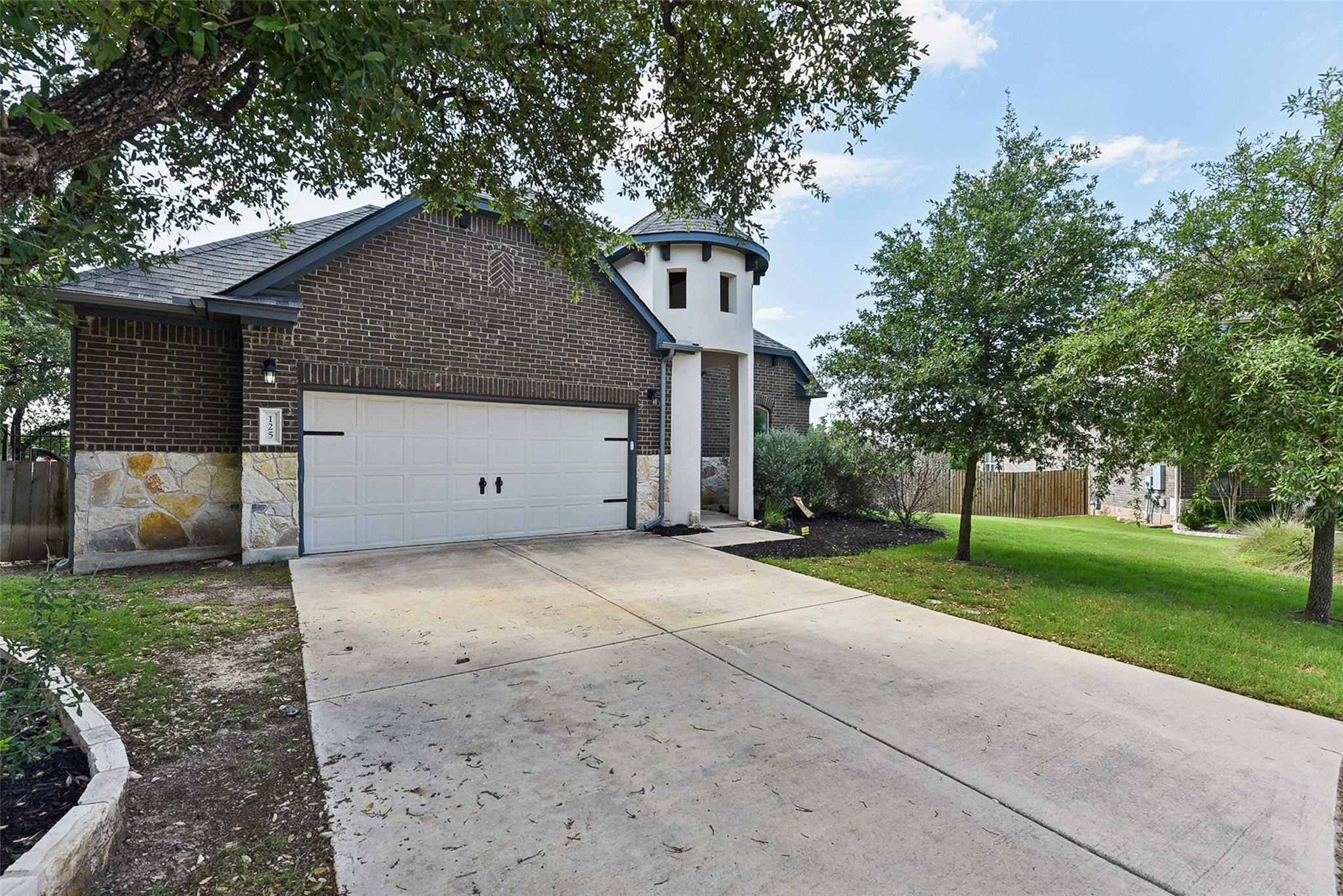 125 Redtail Ln, Leander, TX 78641