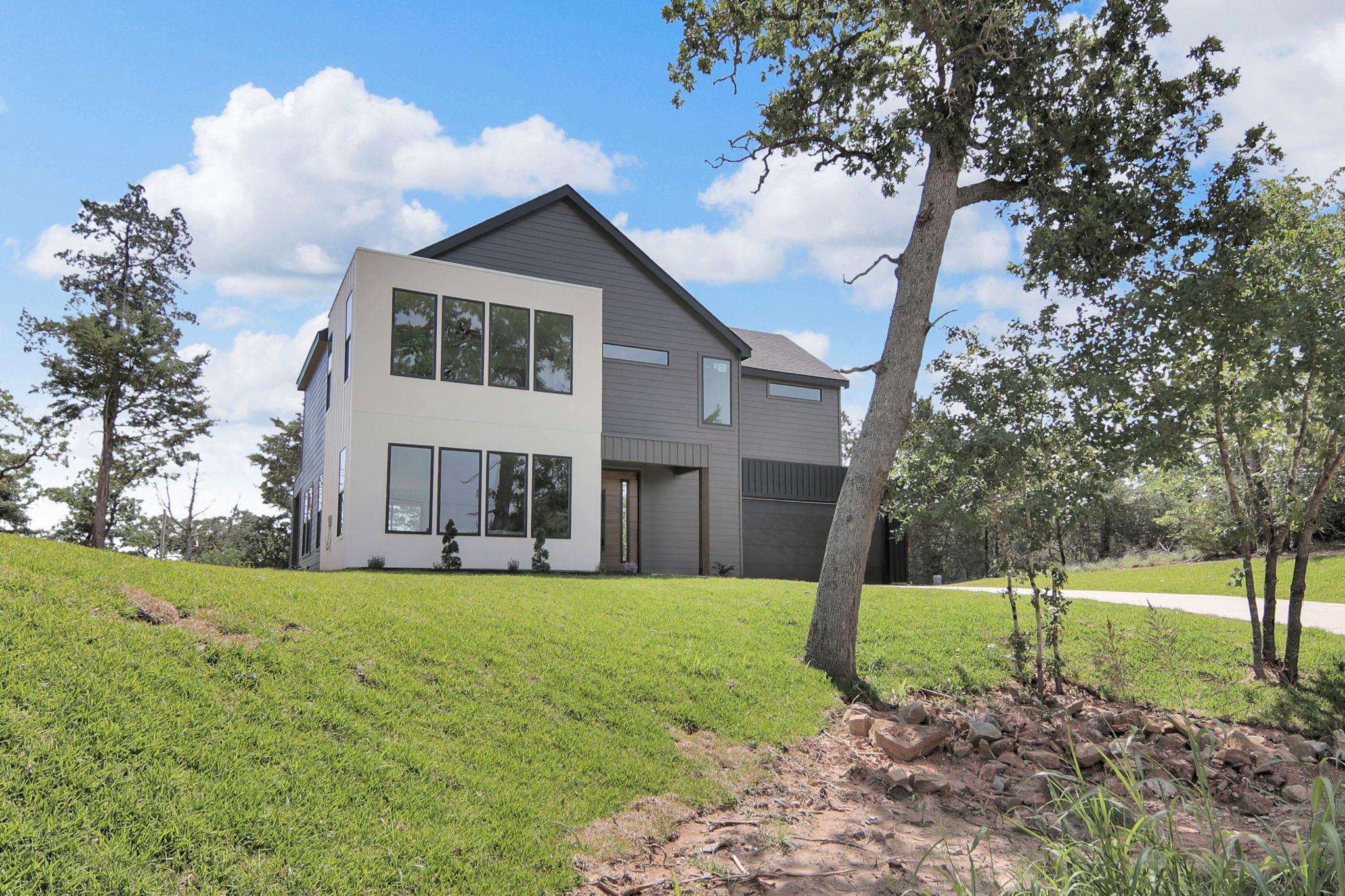 214 Ulupau Cir, Bastrop, TX 78602