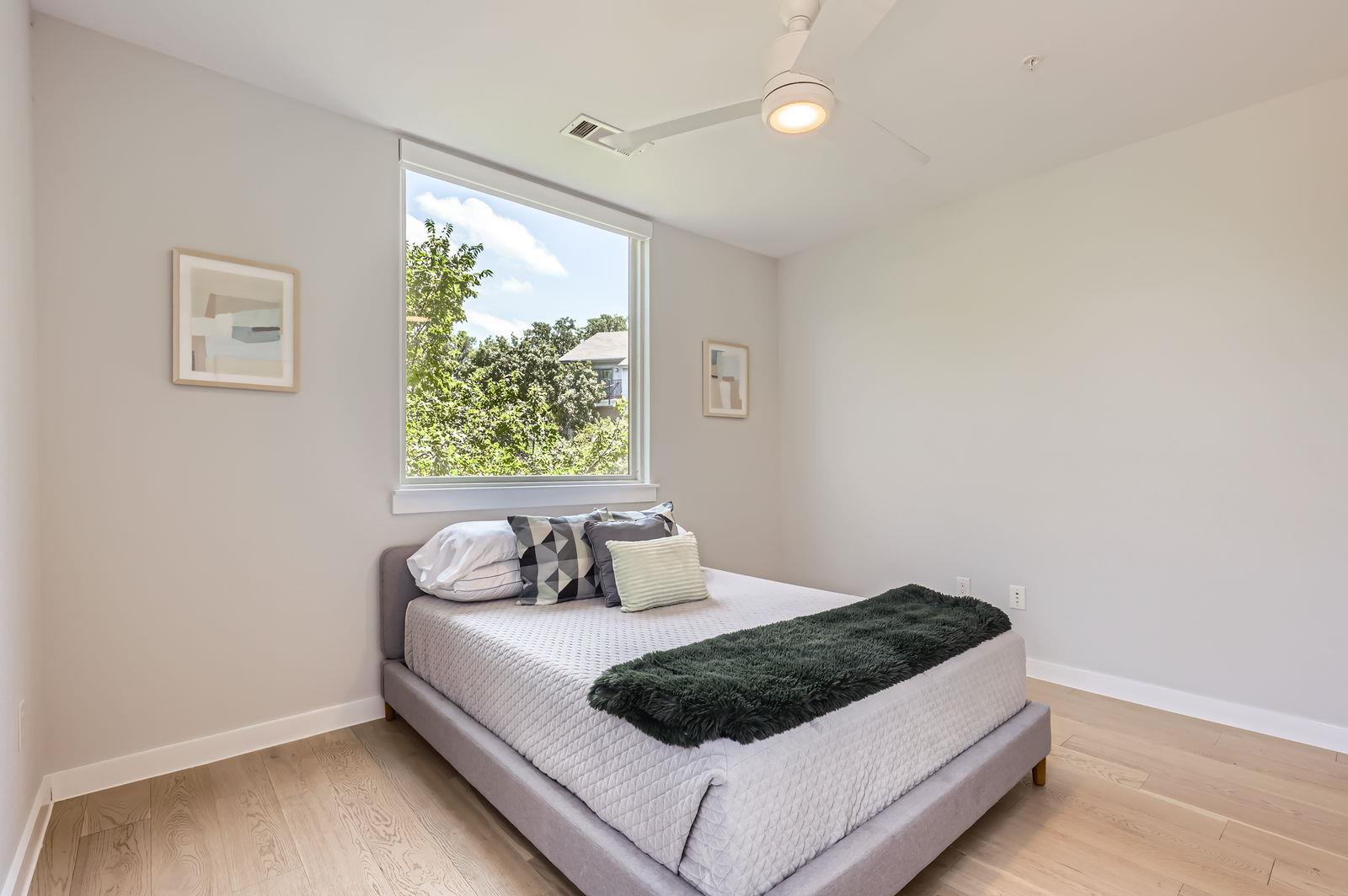 900 S 1st St # 212, Austin, TX 78704