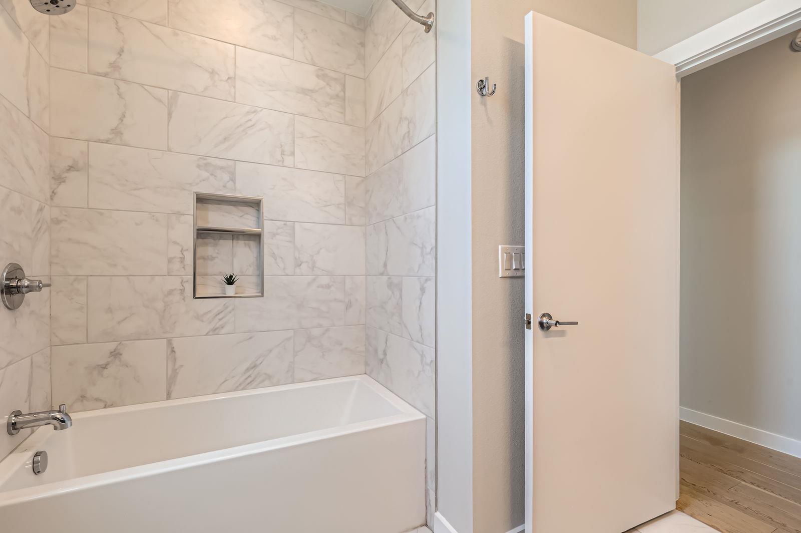 900 S 1st St # 212, Austin, TX 78704