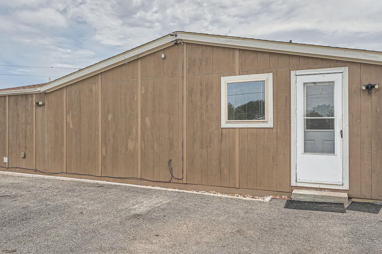 27 Blake Rd, Maxwell, TX 78656