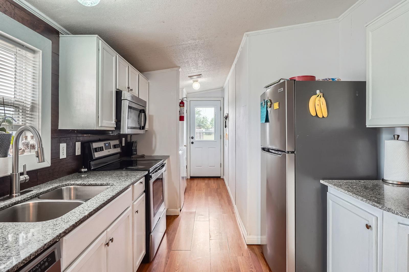 27 Blake Rd, Maxwell, TX 78656