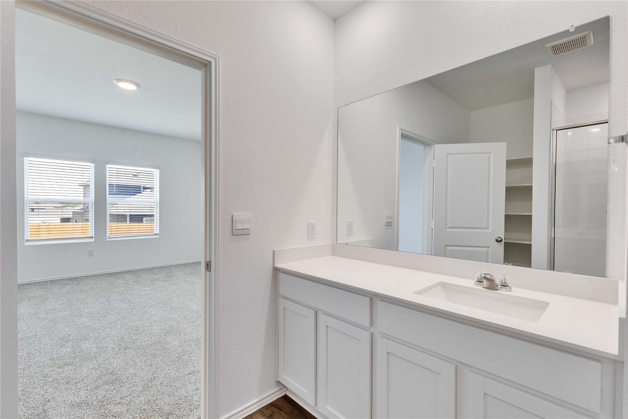 12305 Bulldogger Bnd, Mustang Ridge, TX 78610