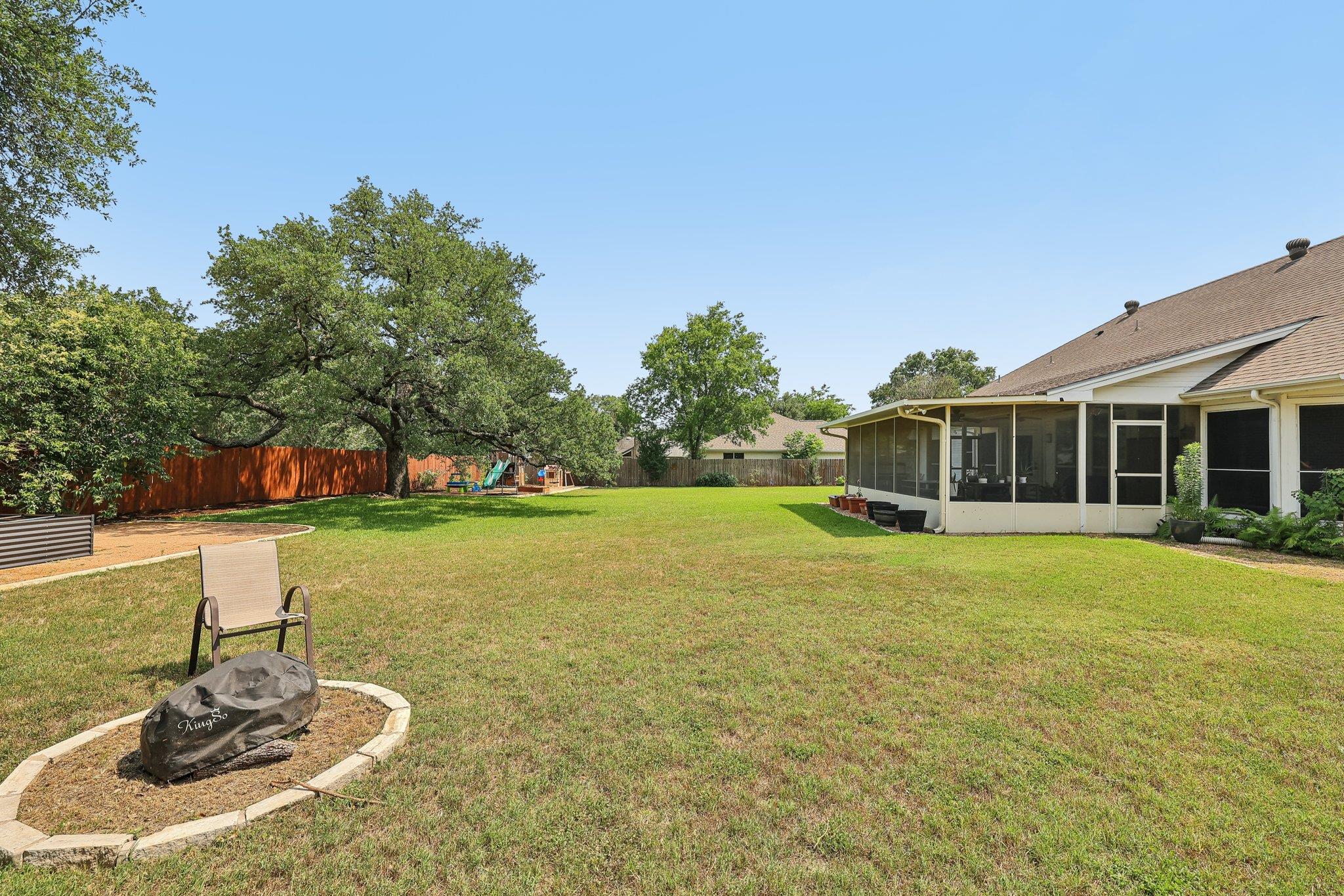 602 Leisurewoods Dr, Buda, TX 78610