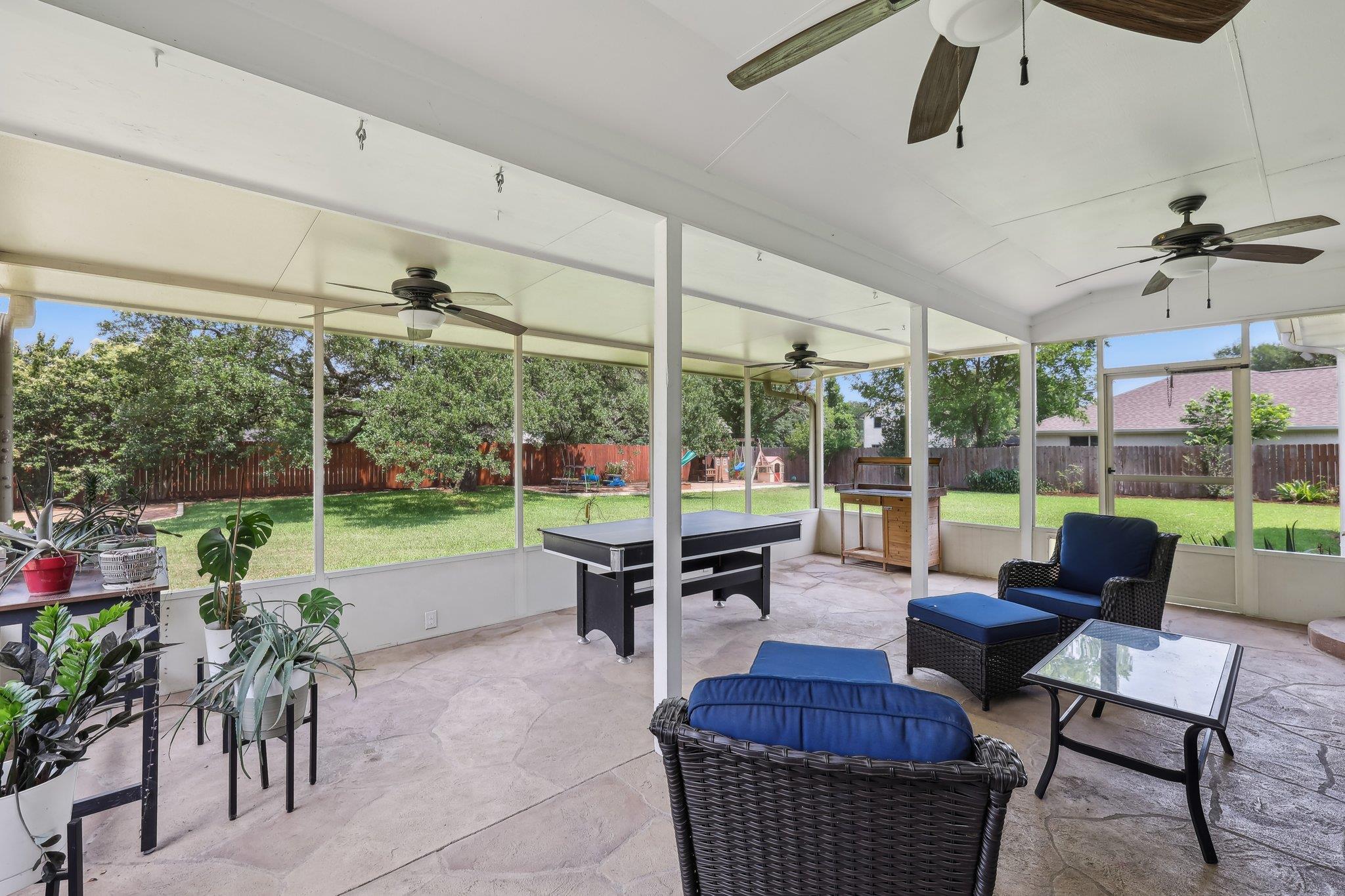 602 Leisurewoods Dr, Buda, TX 78610