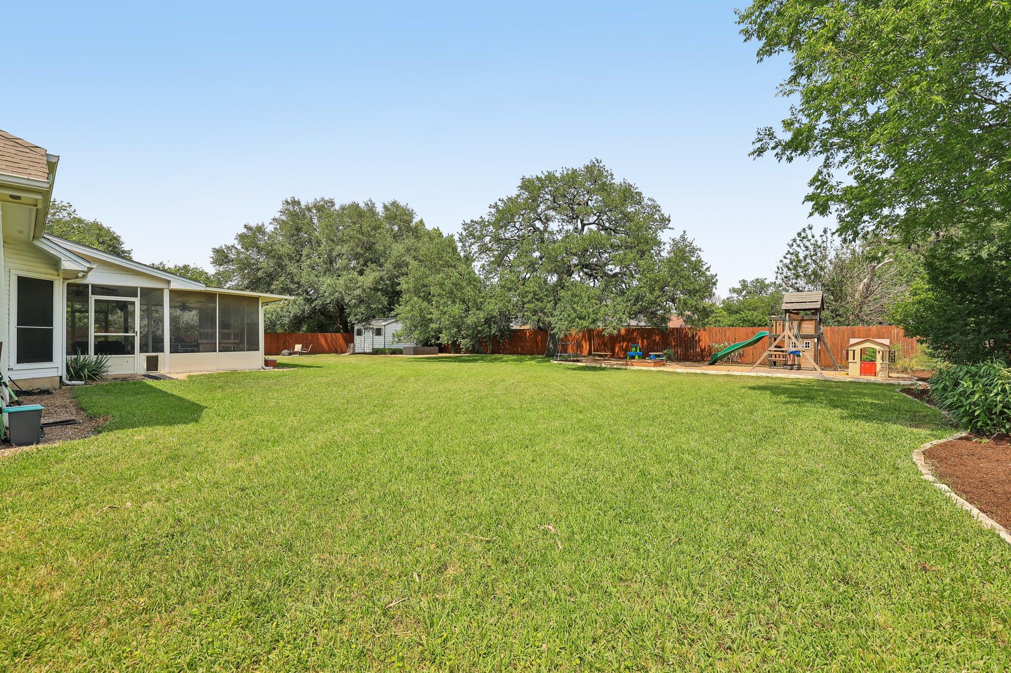 602 Leisurewoods Dr, Buda, TX 78610