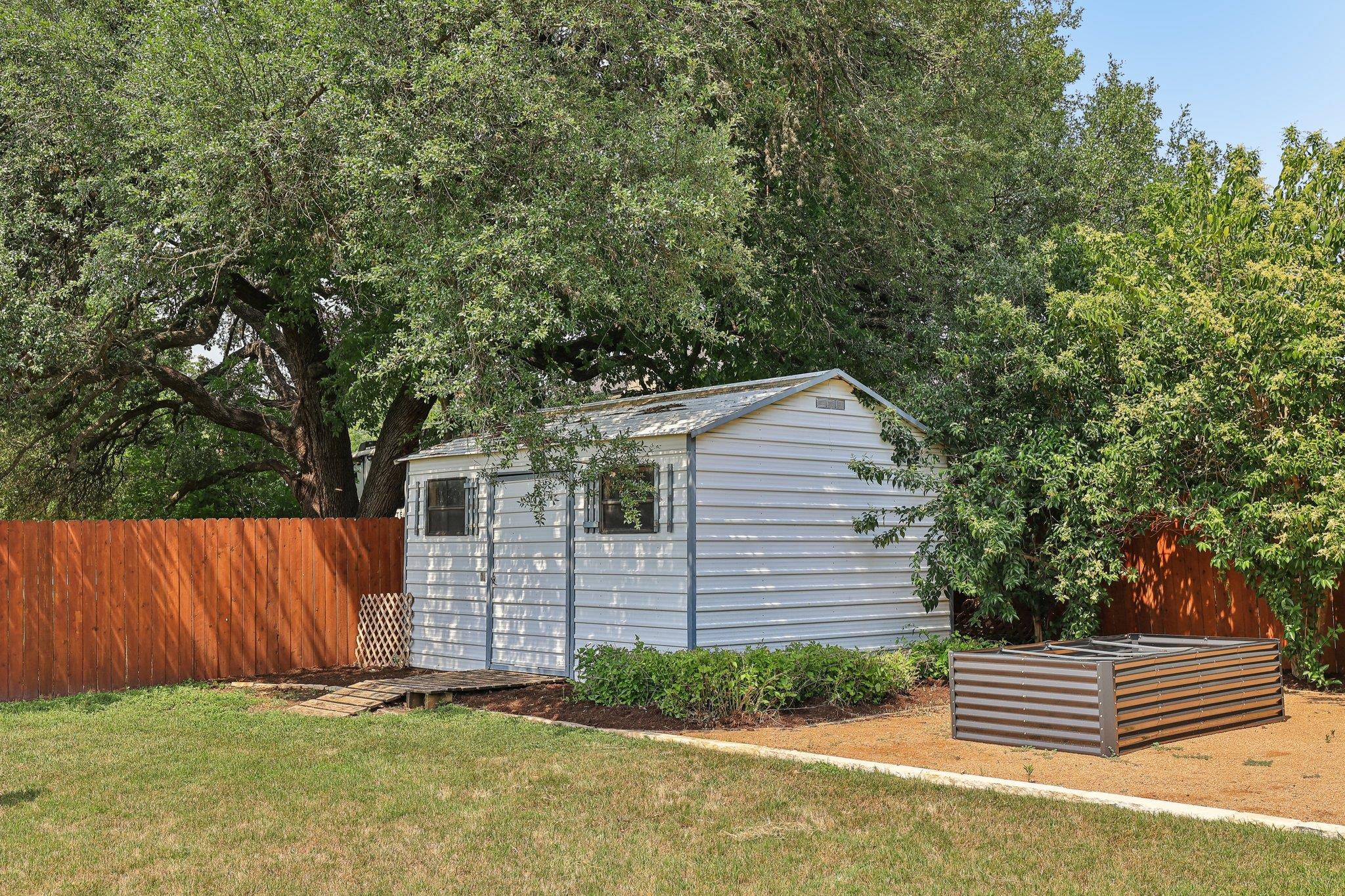 602 Leisurewoods Dr, Buda, TX 78610
