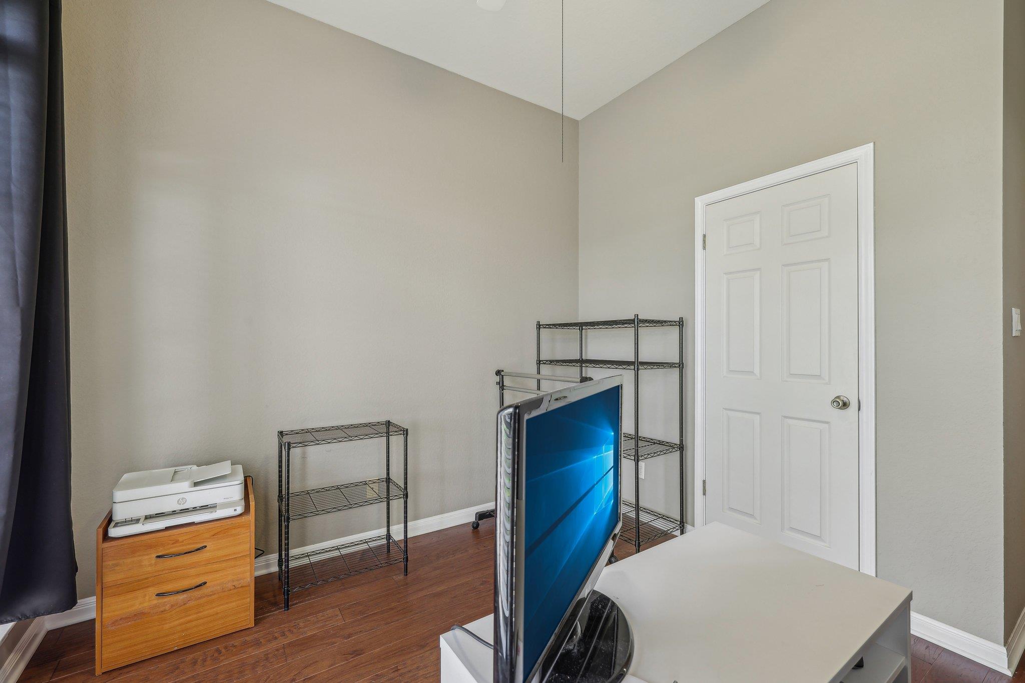 602 Leisurewoods Dr, Buda, TX 78610