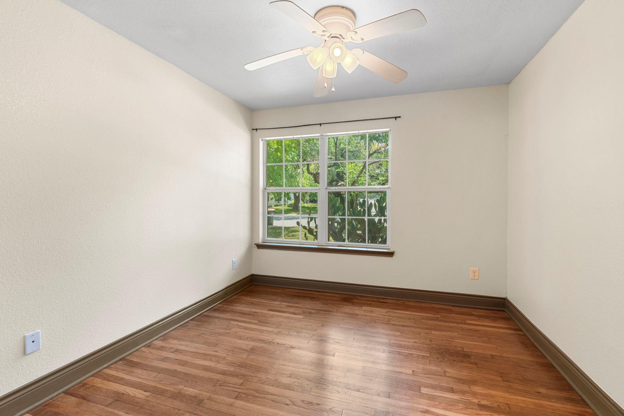 1203 Haynes St, San Marcos, TX 78666