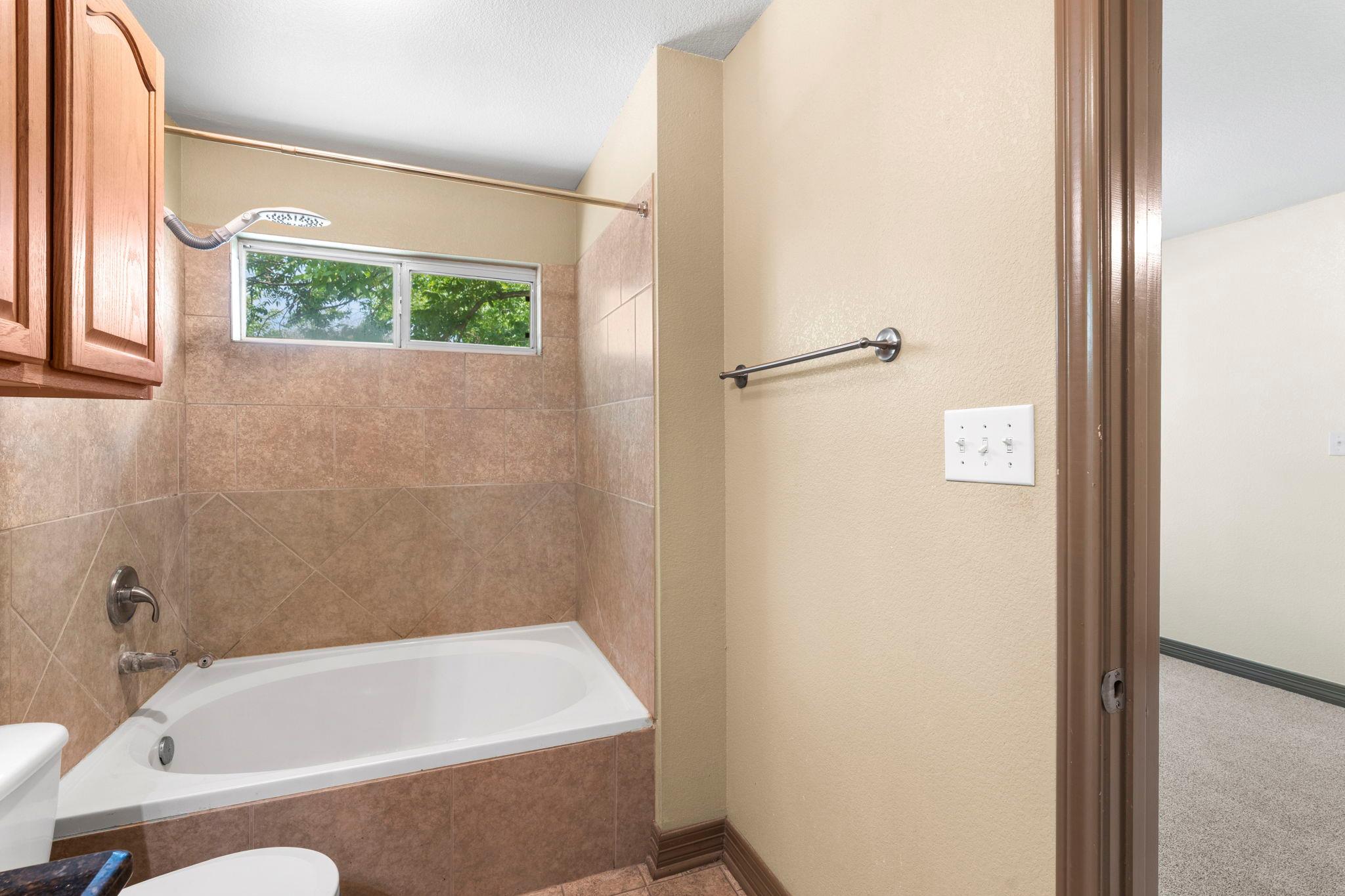 1203 Haynes St, San Marcos, TX 78666